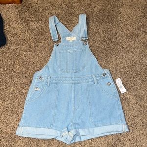 Overall shorts
